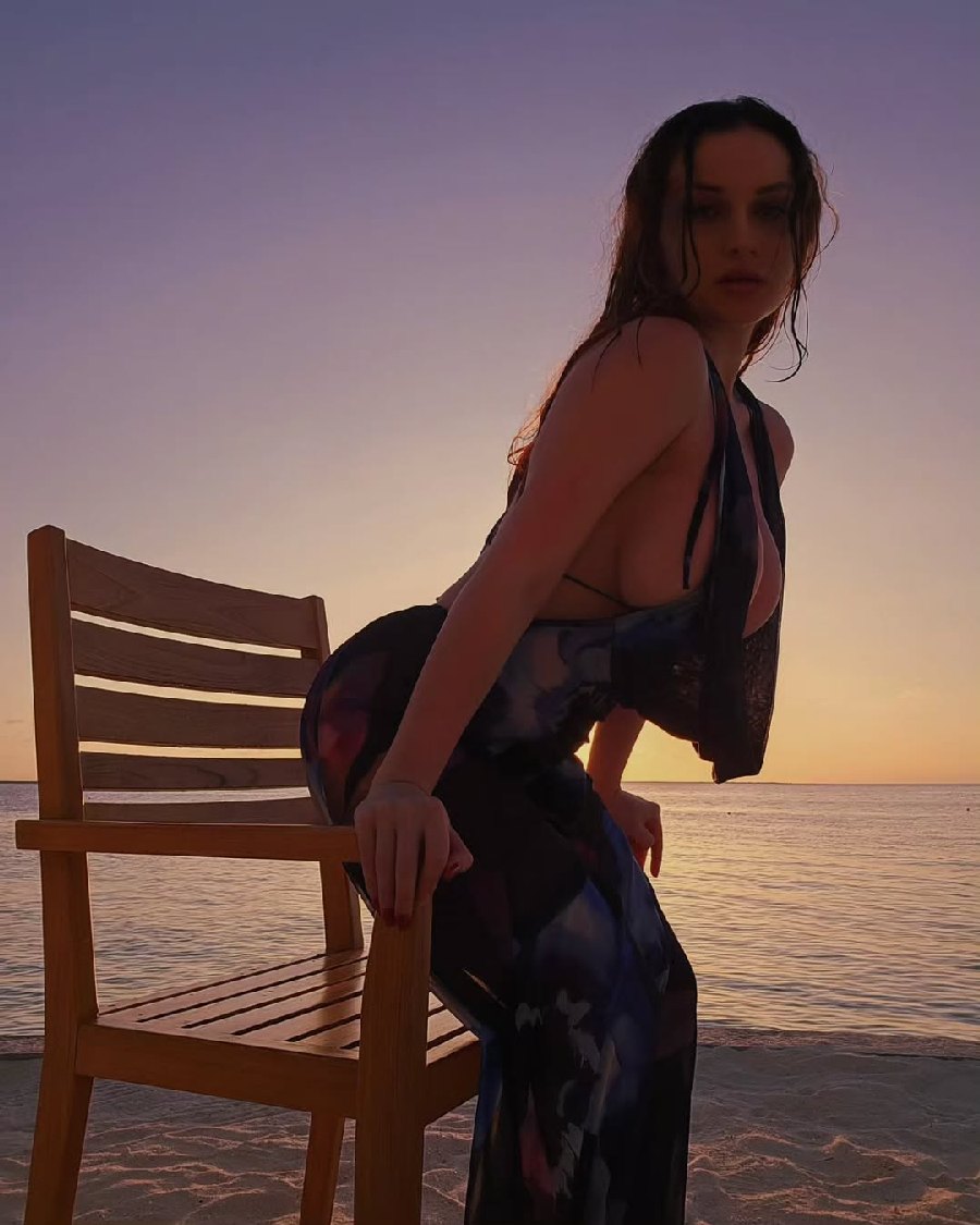 Sexy girl Miranda Faith nude in Cochin