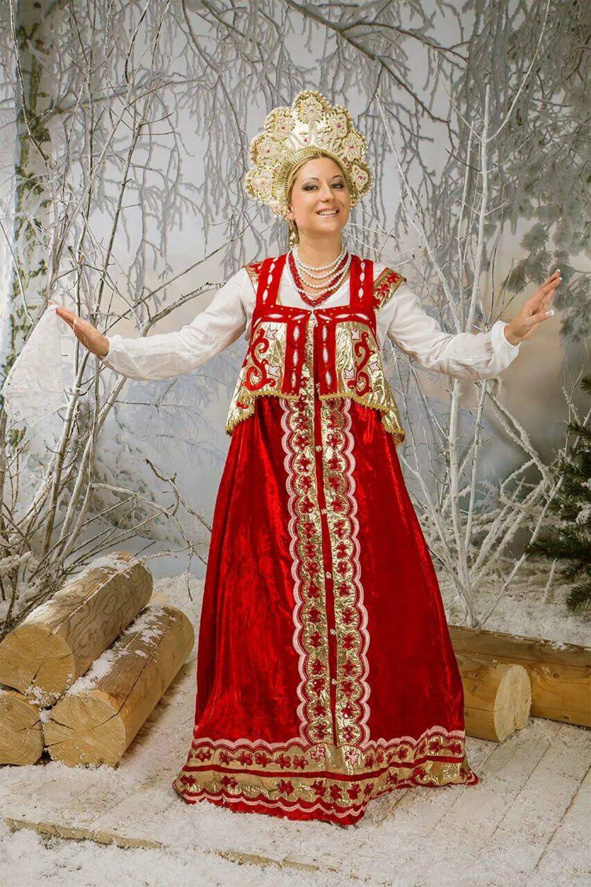 Girls in Slavic costumes in Cochin