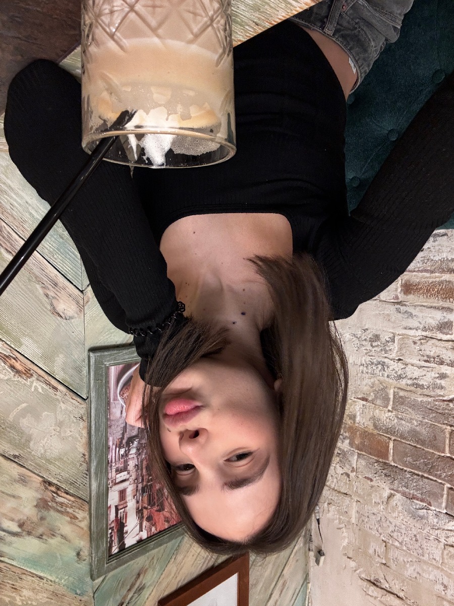 Fresh photos, fresh mood — Tina online in Cochin